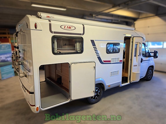 LMC V646G Breezer | Lav km / Kompakt og Romslig / Langsgående senger / Solcelle / Ryggekamera / Lettmetallfelger +++ 3 of 30