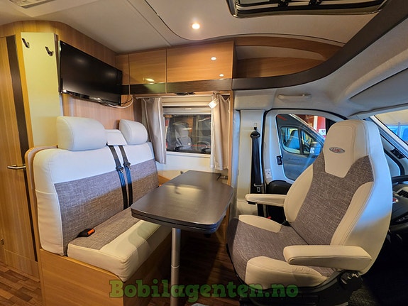 LMC V646G Breezer | Lav km / Kompakt og Romslig / Langsgående senger / Solcelle / Ryggekamera / Lettmetallfelger +++ 22 of 30