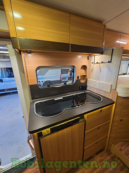 LMC V646G Breezer | Lav km / Kompakt og Romslig / Langsgående senger / Solcelle / Ryggekamera / Lettmetallfelger +++ 27 of 30