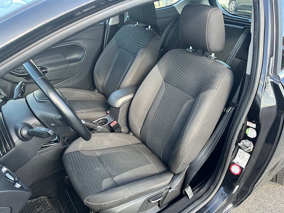 Ford Fiesta 13 of 25