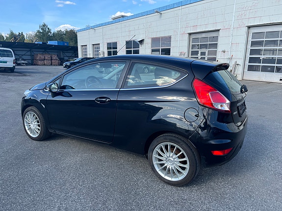 Ford Fiesta 11 of 25
