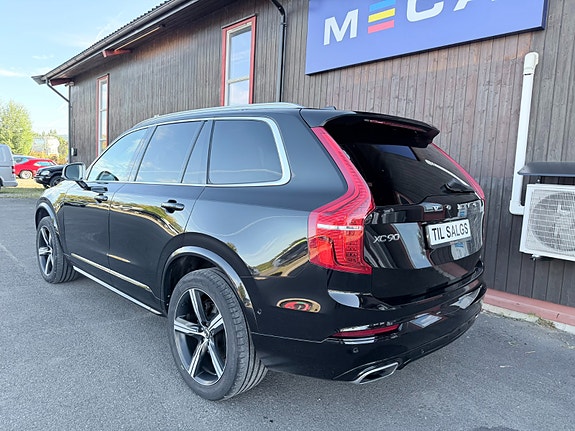 Volvo XC90 5 of 30
