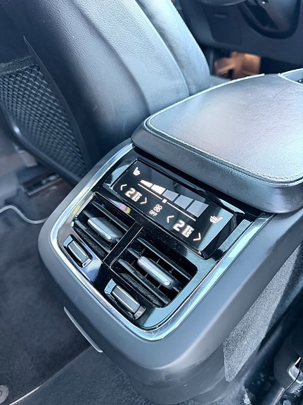 Volvo XC90 29 of 30