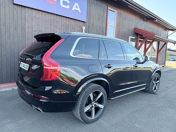Volvo XC90 10 of 30