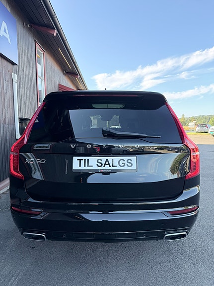 Volvo XC90 8 of 30