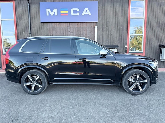 Volvo XC90 13 of 30