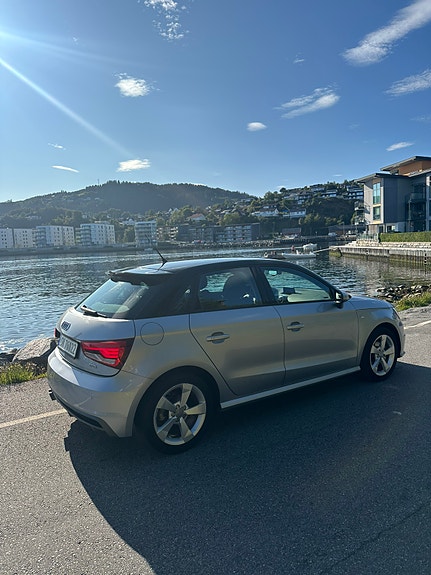 Audi A1 2 of 26