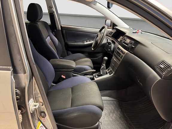 Toyota Corolla 19 of 30