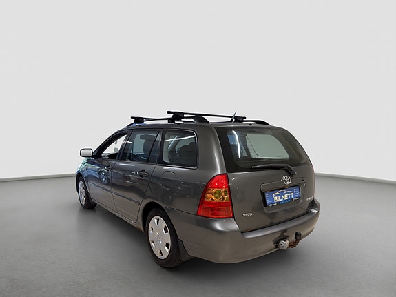 Toyota Corolla 9 of 30