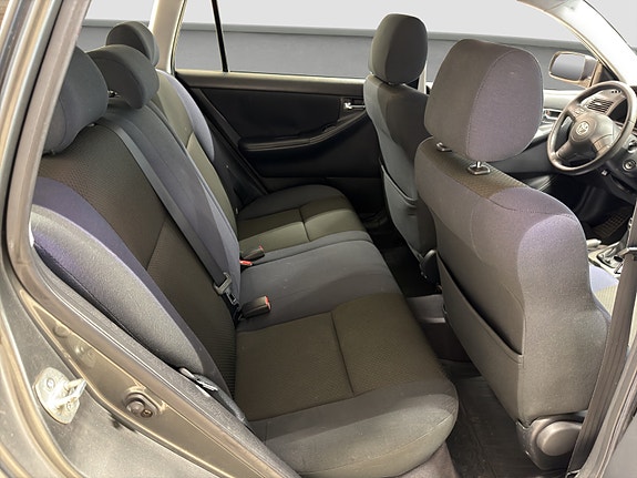 Toyota Corolla 15 of 30