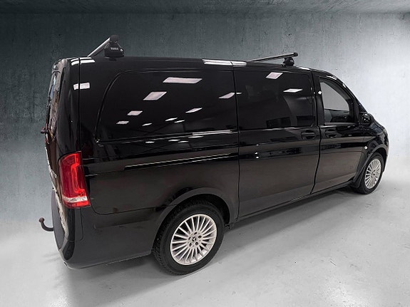 Mercedes-Benz Vito 119 2 of 12