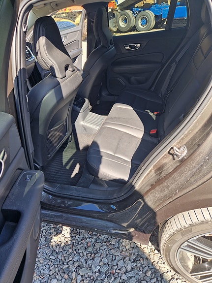 Volvo V60 11 of 19