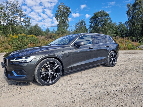 Volvo V60 2 of 19