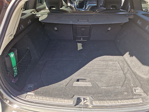 Volvo V60 8 of 19