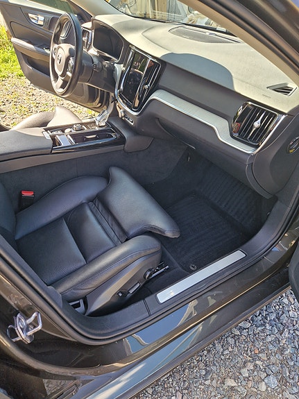 Volvo V60 15 of 19