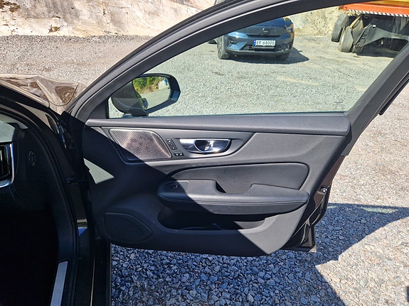Volvo V60 16 of 19