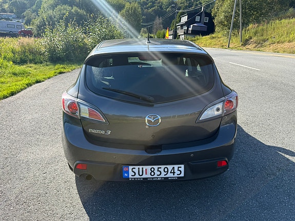 Mazda 3 2 of 15