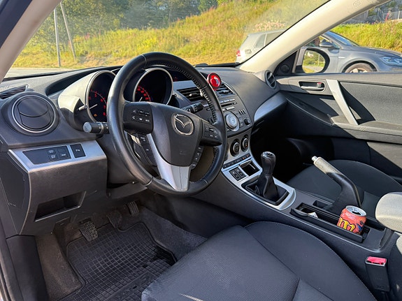 Mazda 3 5 of 15
