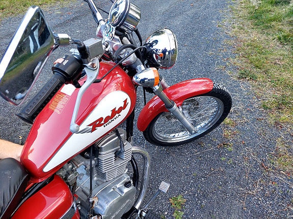 Honda CA 125 Rebel 3 of 14