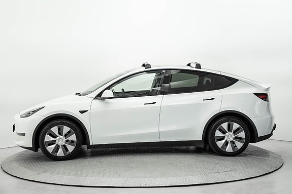 Tesla Model Y 6 of 25