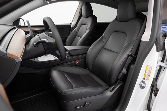 Tesla Model Y 8 of 25