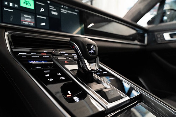 Porsche Panamera 22 of 30