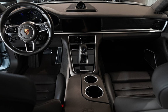 Porsche Panamera 14 of 30