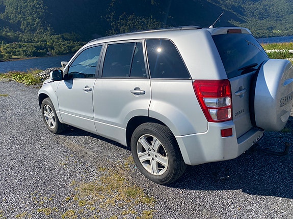 Suzuki Grand Vitara 4 of 13