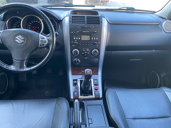 Suzuki Grand Vitara 10 of 13