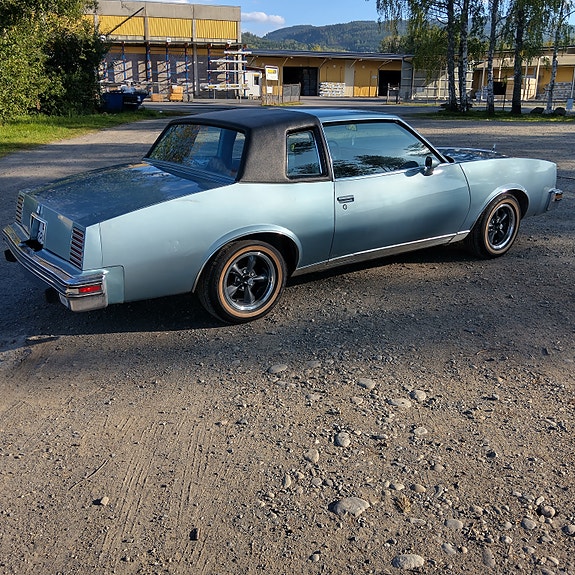 Pontiac Grand Prix 3 of 8
