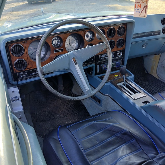 Pontiac Grand Prix 2 of 8