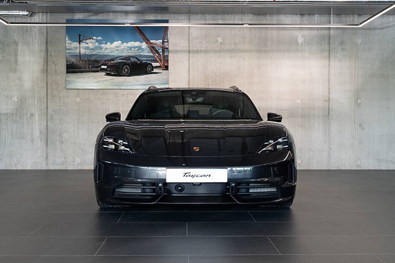 Porsche Taycan Sport Turismo 4 of 30