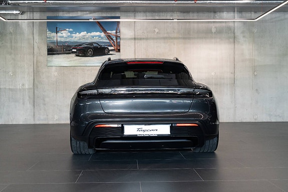 Porsche Taycan Sport Turismo 5 of 30