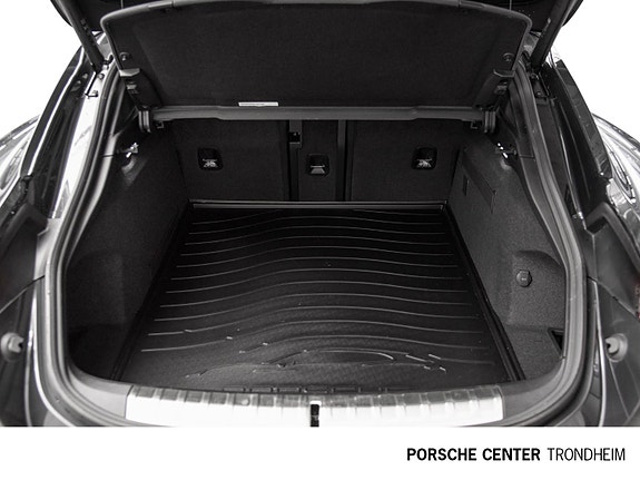 Porsche Taycan Sport Turismo 30 of 30