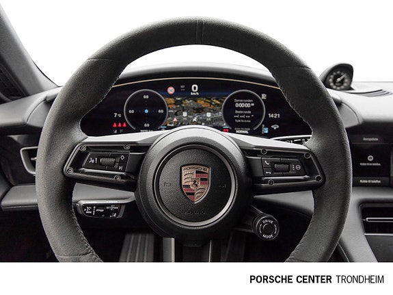 Porsche Taycan Sport Turismo 10 of 30