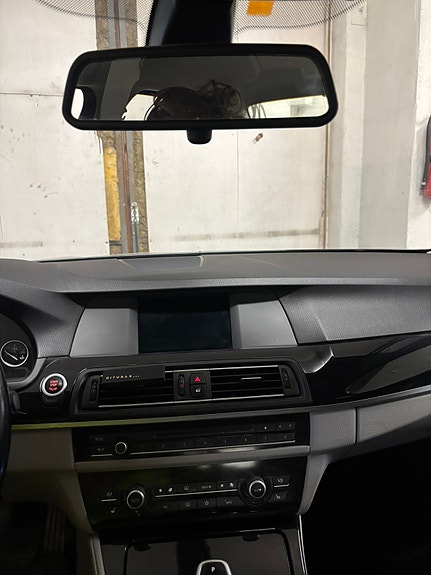 BMW 523i 17 of 19