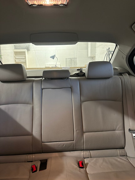 BMW 523i 16 of 19