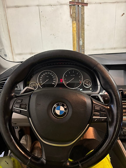 BMW 523i 10 of 19