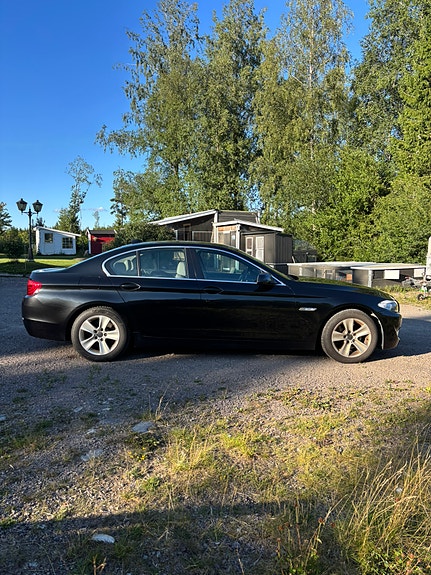 BMW 523i 6 of 19