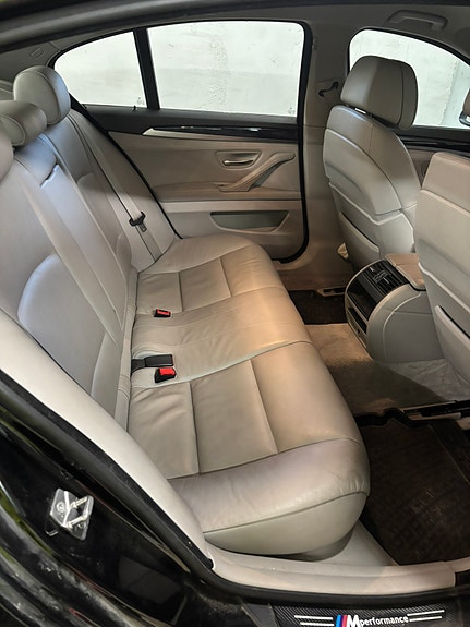 BMW 523i 13 of 19