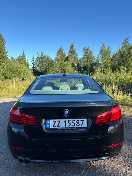 BMW 523i 9 of 19