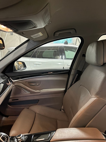 BMW 523i 15 of 19