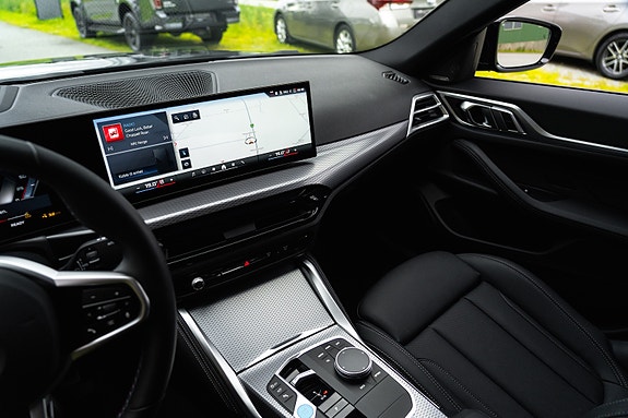 BMW i4 23 of 30