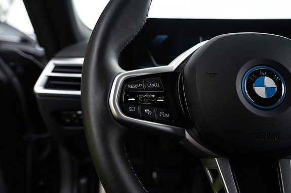 BMW i4 21 of 30