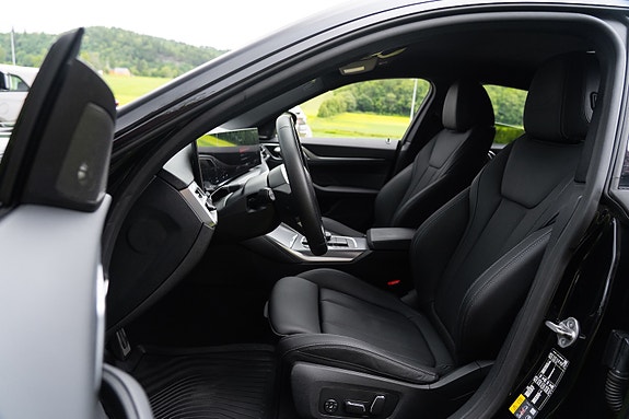 BMW i4 16 of 30