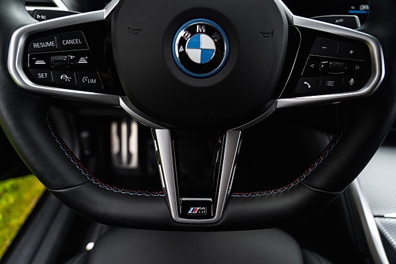 BMW i4 22 of 30