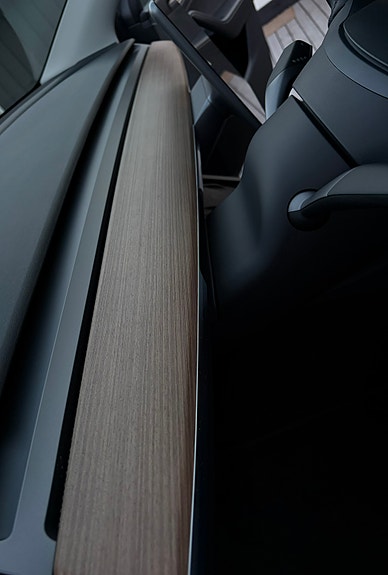 Tesla Model Y 22 of 25
