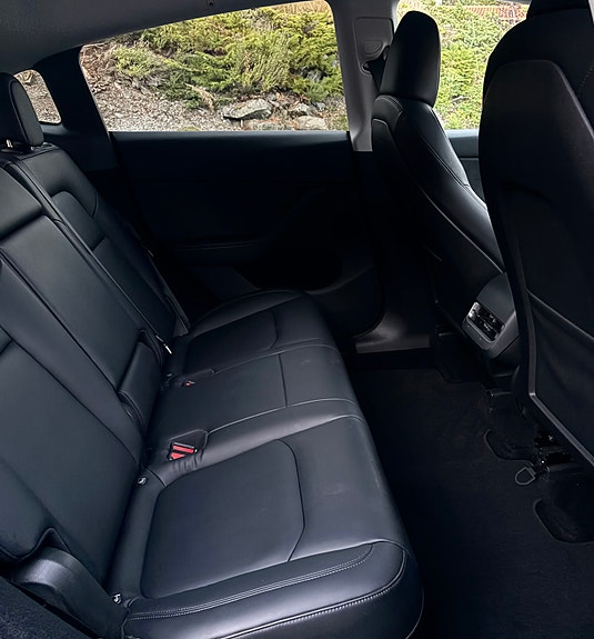 Tesla Model Y 15 of 25