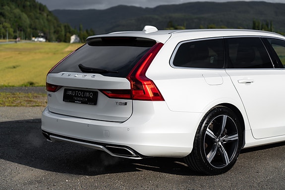 Volvo V90 4 of 29