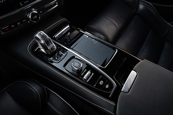 Volvo V90 24 of 29